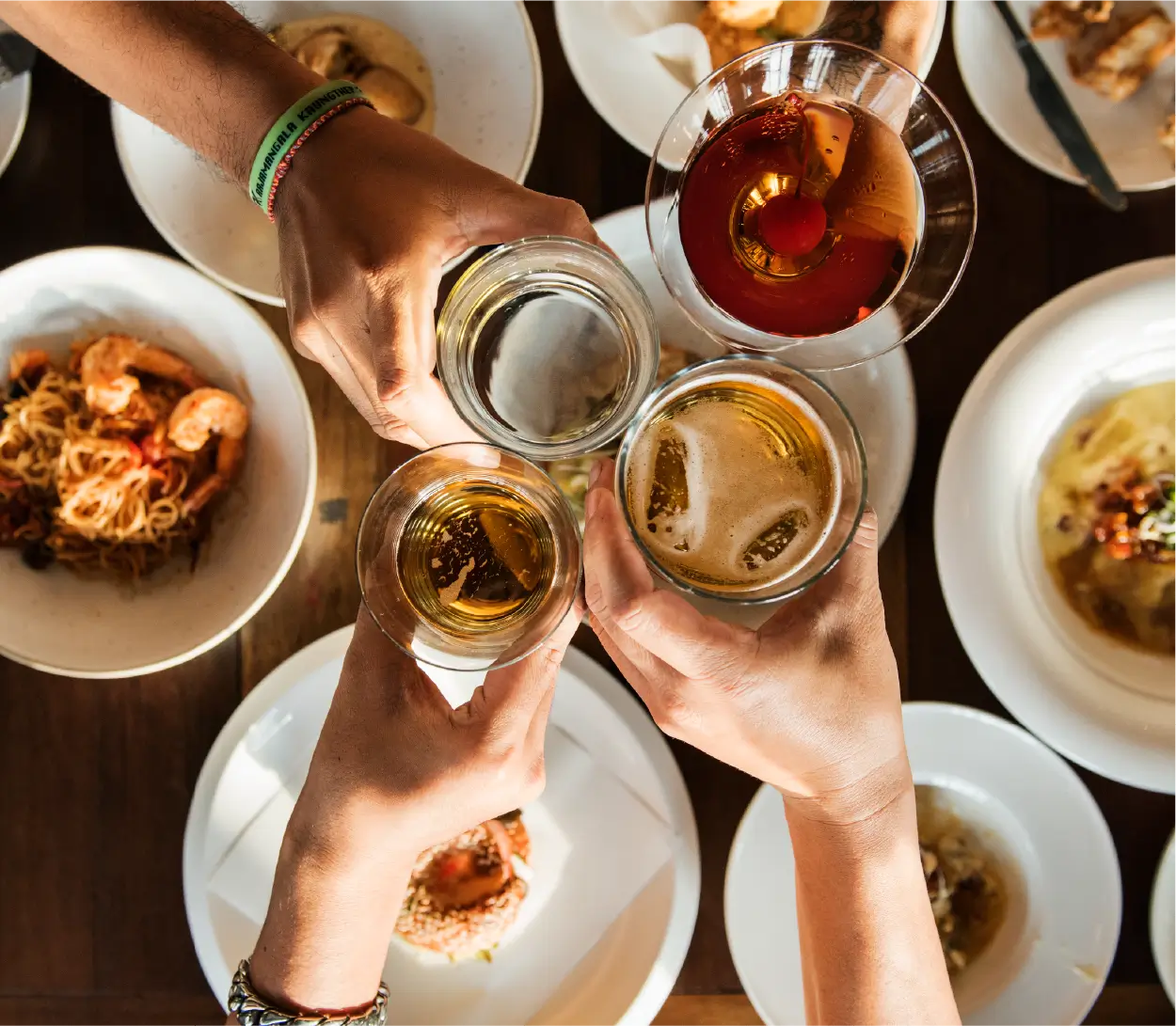 Amerruk Dining pool bar4